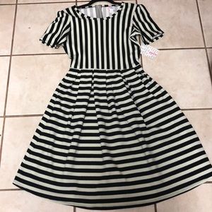 BNWT LulaRoe Amelia dress, size small